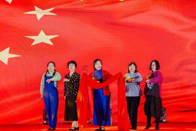 孩子在学校骨折，保险赔偿金为什么要给监护人，孩子是爷爷奶奶在带，爷爷奶奶没有什么保护吗？游戏画面